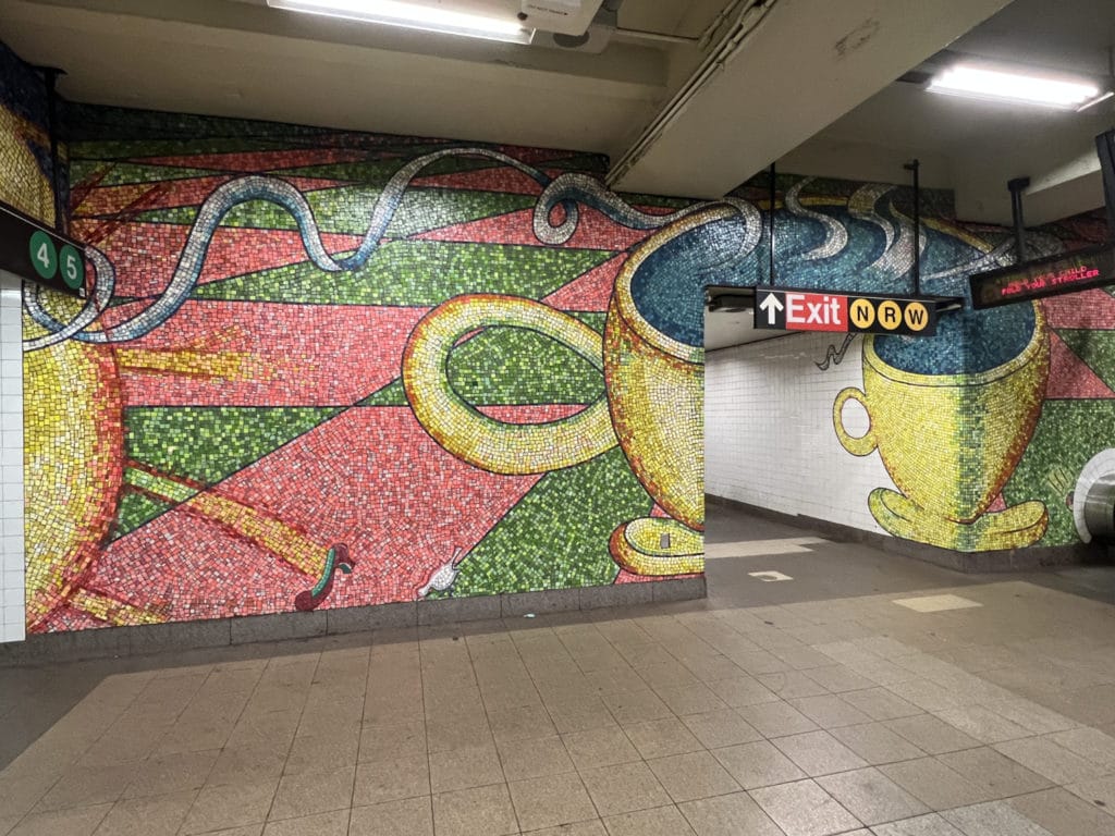 'Blooming' by Elizabeth Murray in the East 59th St.-Lexington Ave. Station/Upper East Site