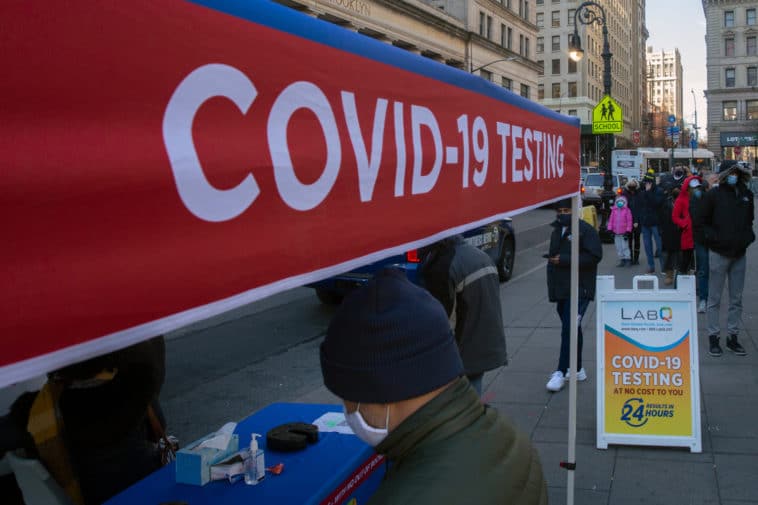 People wait for a COVID test outside Brooklyn Borough Hall, Dec. 20, 2021/Ben Fractenberg, THE CITY