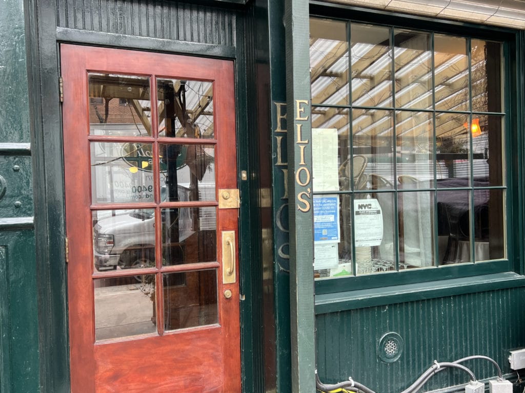 Sarah Palin dined indoors at Elio's despite being unvaccinated/Upper East Site
