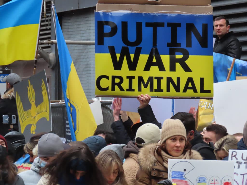 Hundreds protest Russian invasion of Ukraine on Lexington Avenue/Upper East Site