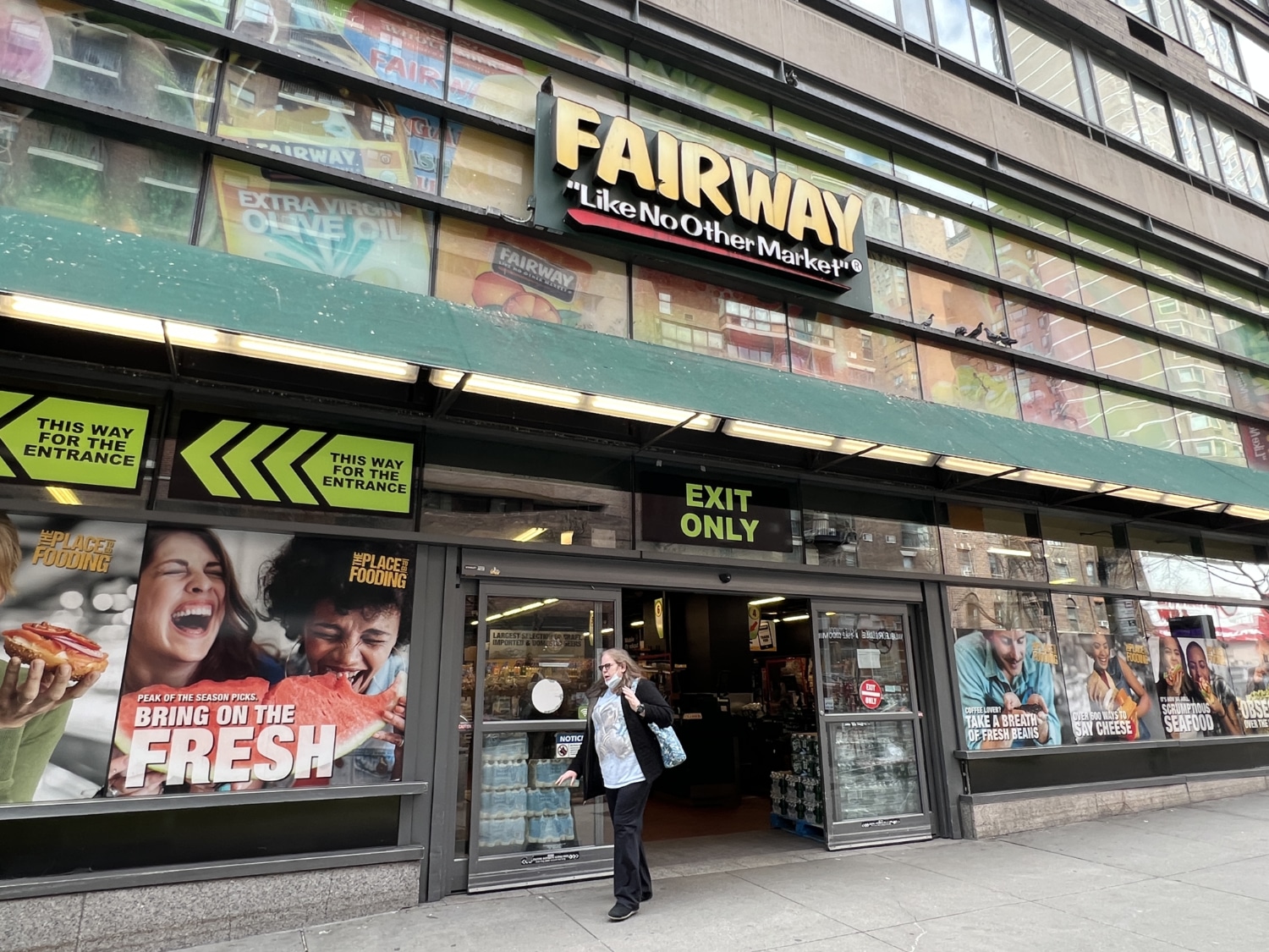 DWCP issues summons to UES Fairway Market for missing prices, use-by dates/Upper East Site