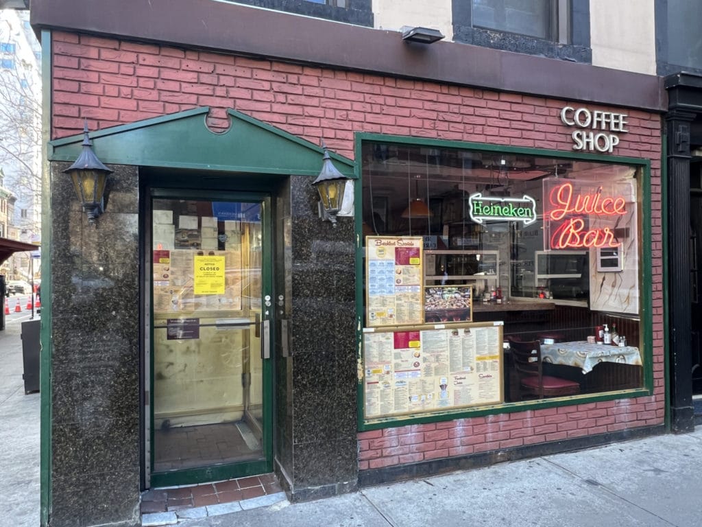 Upper East Side diner Neil's Coffee Shop closed by the Department of Health/Upper East Site