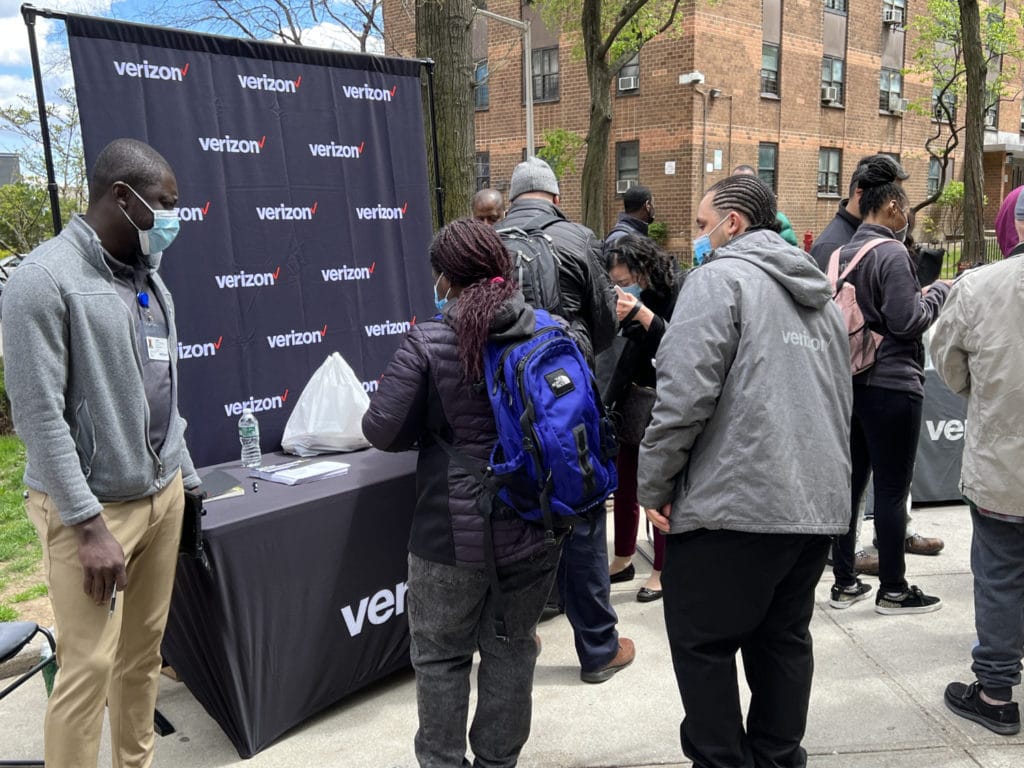 UES public housing residents sign up for free broadband internet/Upper East Site