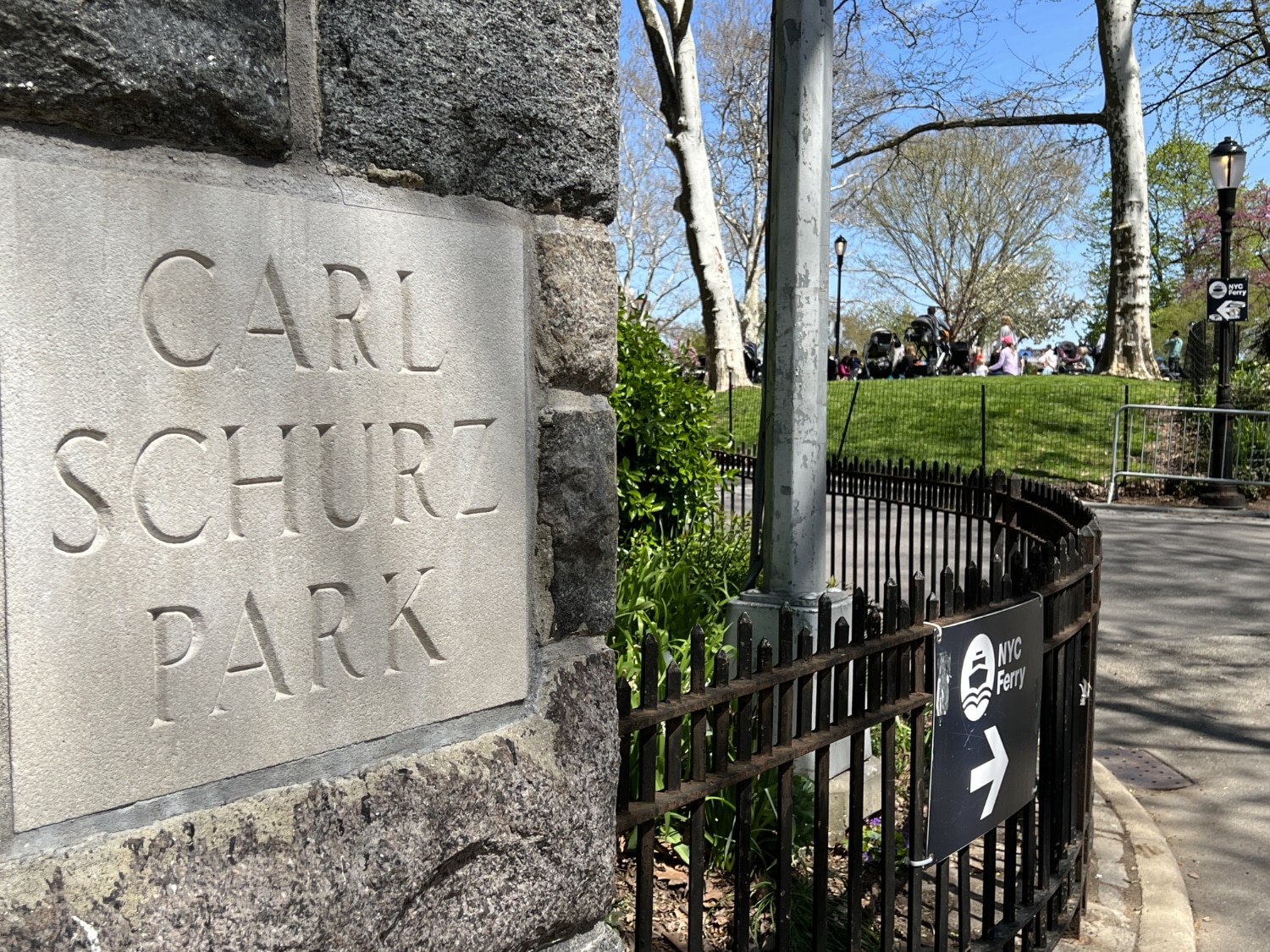 Carl Schurz Park on East End Avenue/Upper East Site