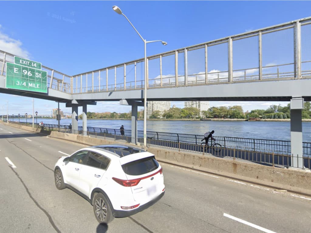 Fitness area to be built under East 78th Street foot bridge/Google