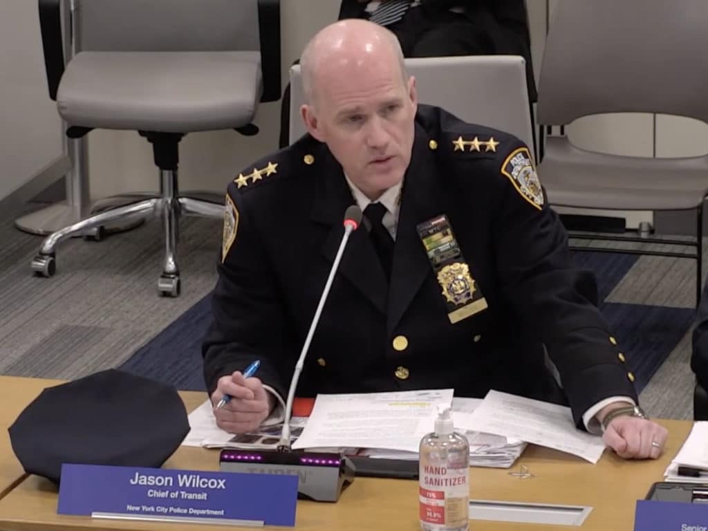 NYPD Chief of Transit warns straphangers to stay alert on the subway/MTA