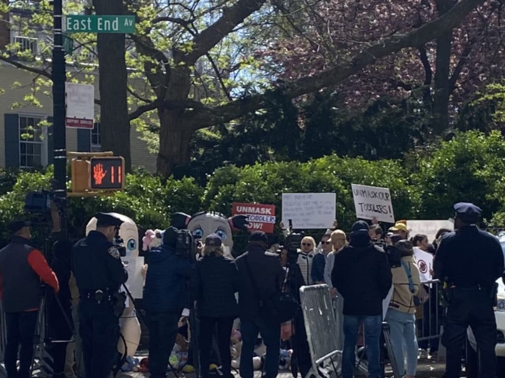 Parents protest masking toddlers in school outside Gracie Mansion