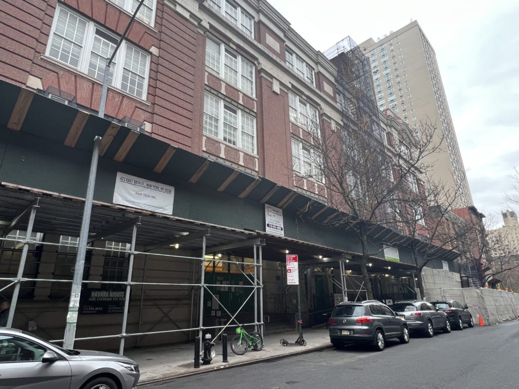 Yorkville Community School on East 88th Street would receive a new rooftop garden | Upper East Site