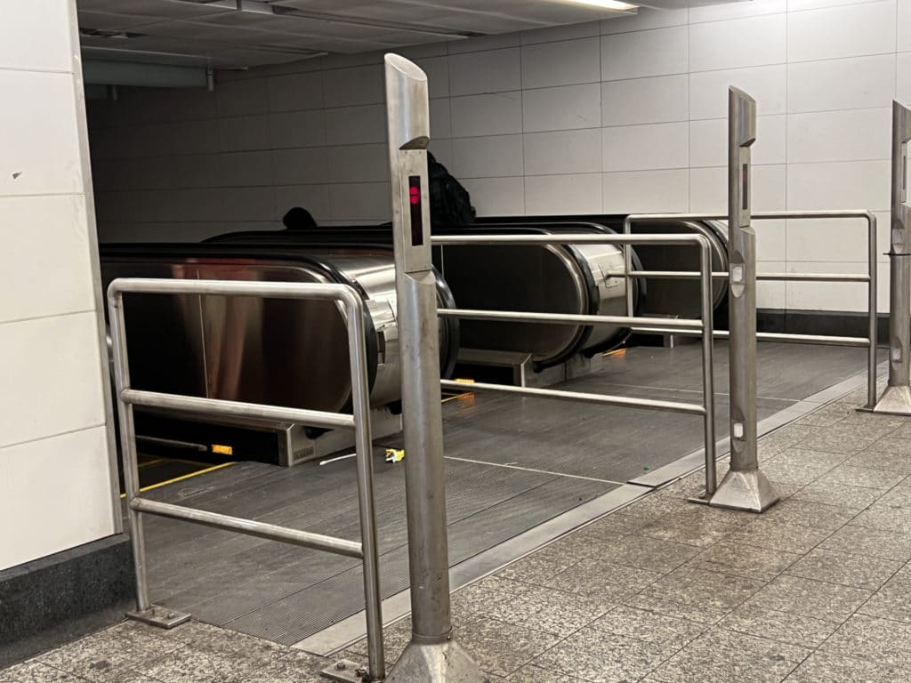 Second Avenue subway escalator finally fixed after months out of service/Upper East Site