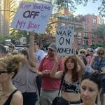Briana Vanegas, center, joined hundreds at Carl Schurz Park on Saturday to rally for abortion rights | Nora Wesson for Upper East Site