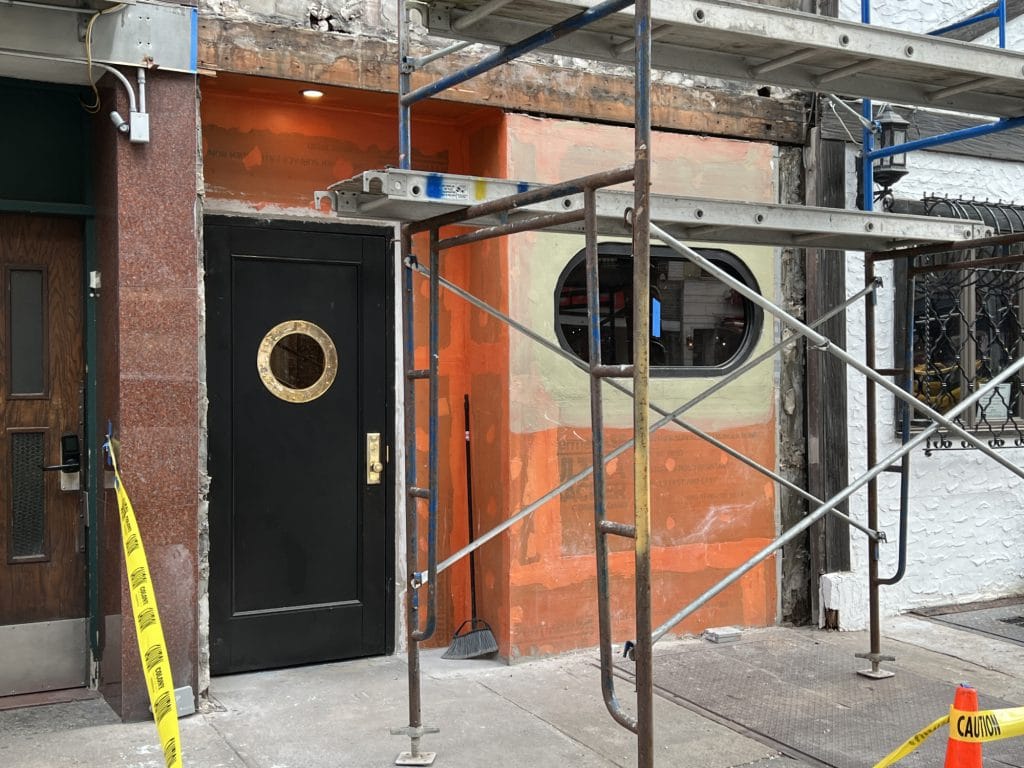 A bar named Jeremy's is set to open in the Two Little Red Hens' former space | Upper East Site