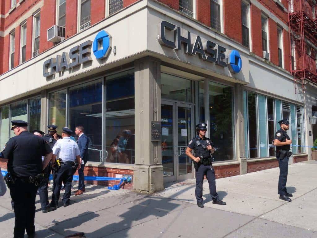 Suspect wanted for stabbing at UES chase bank is in custody, police said| Upper East Site
