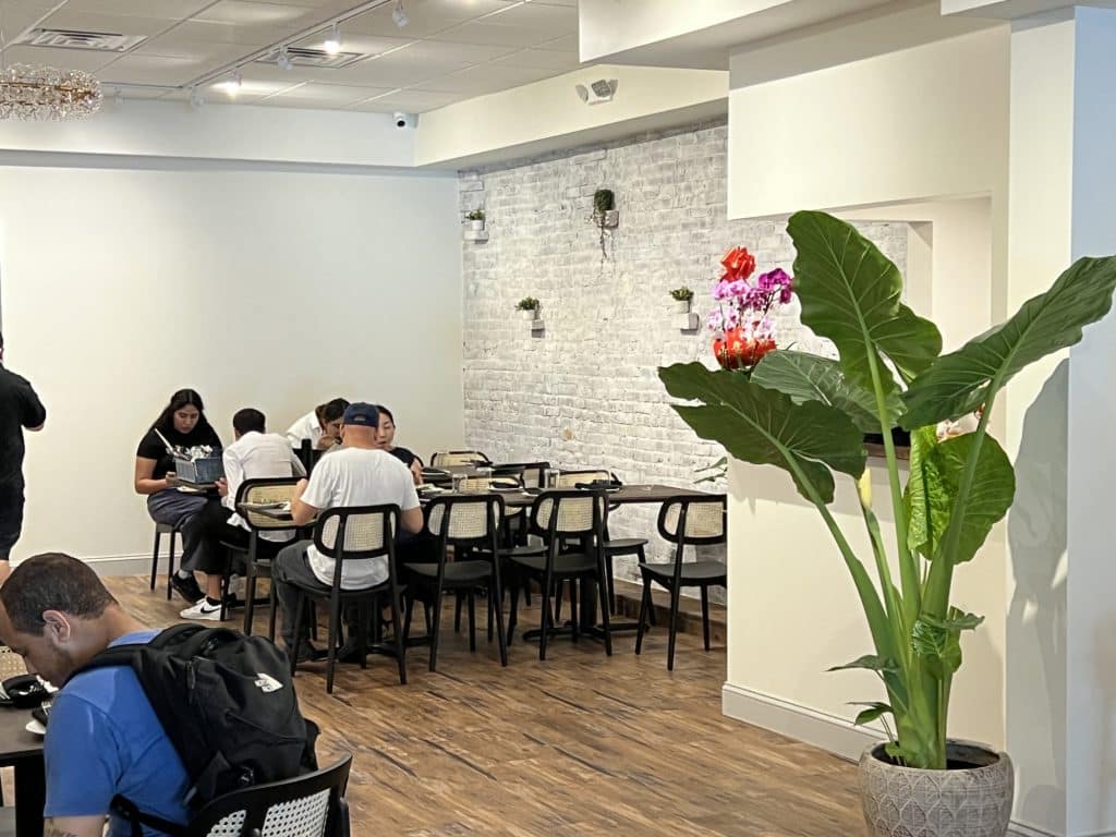 Shun Lee Cafe has a minimalist design with just a few plants placed around the restaurant | Upper East Site