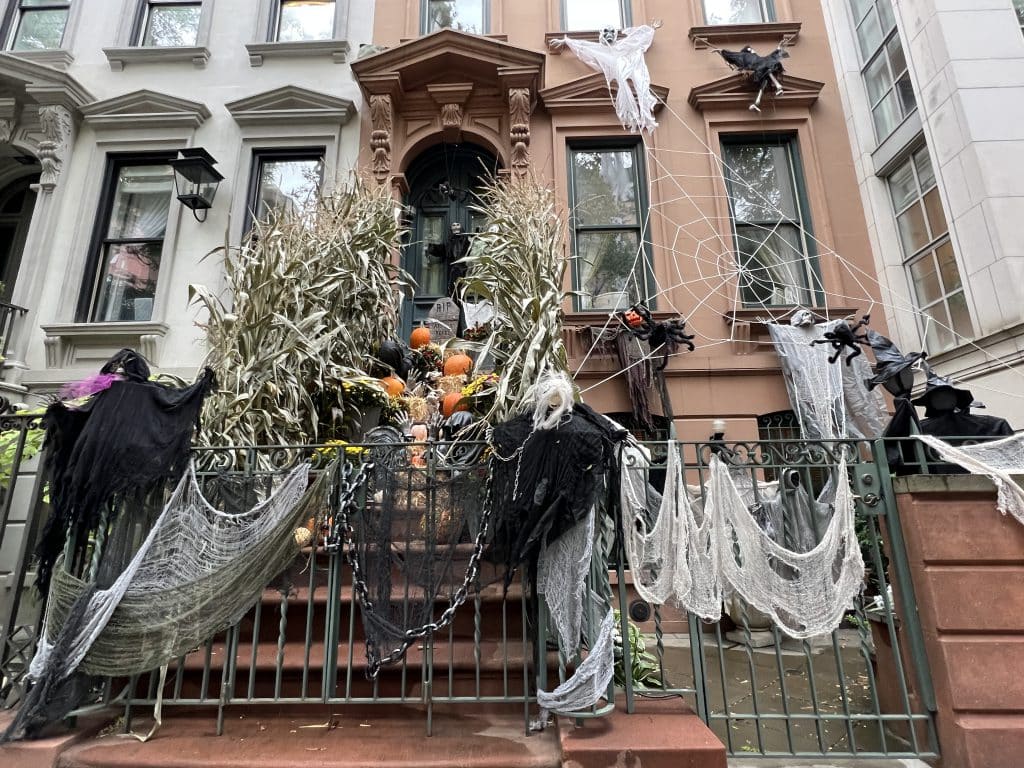 Halloween Ruhles at 171 East 62nd Street, between Lexington and Third Avenues | Upper East Site