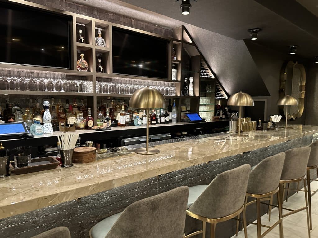 T Bar's main bar is on the first floor, a second bar is located upstairs | Upper East Site