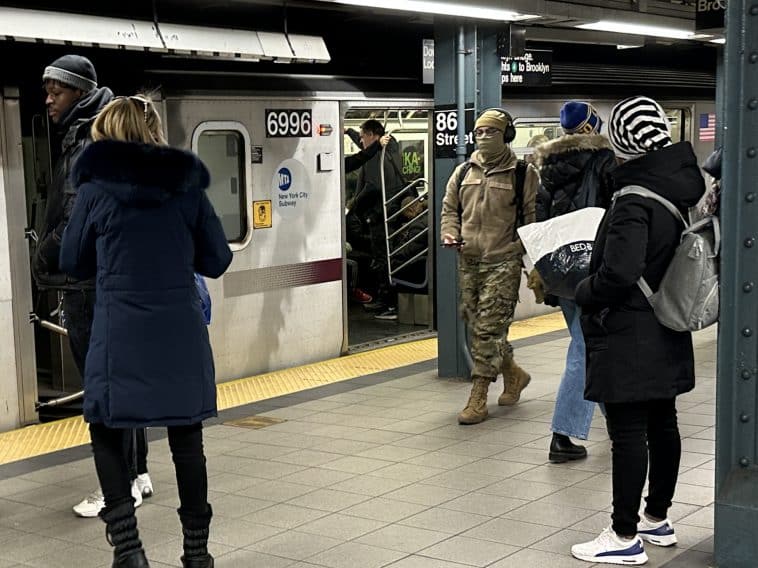 Bring back masks on subway, disability advocates say as respiratory diseases surge | Upper East Site