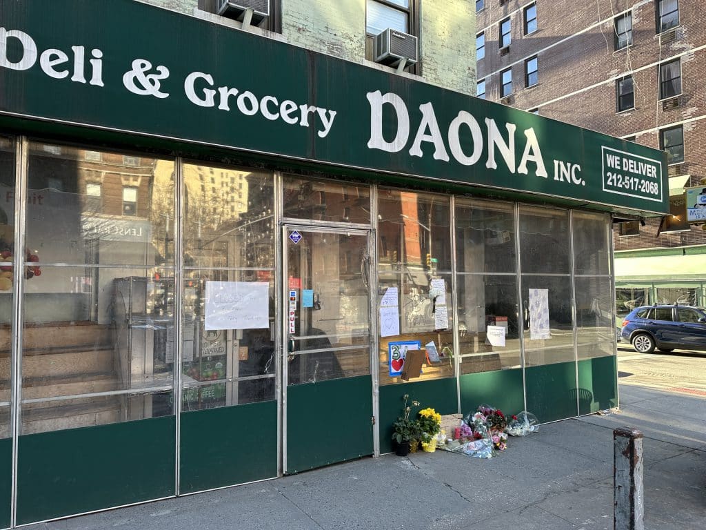 Upper East Side neighbors have created a makeshift memorial for the slain 67-year-old deli clerk known as Michael | Upper East Site
