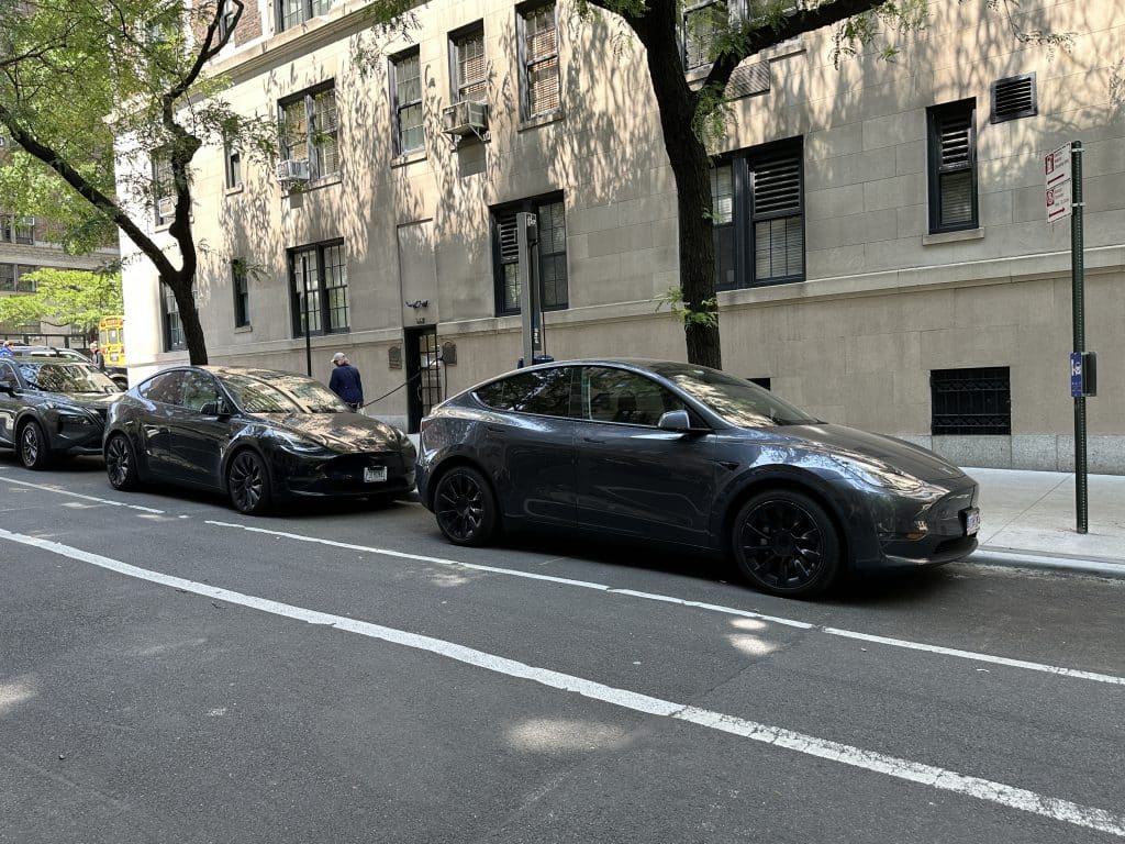 PlugNYC charging station located on East 78th Street, between Park and Lexington Avenues | Upper East Site
