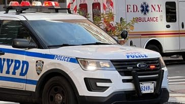 A disturbed man repeatedly stabbed himself on a busy UES street corner, police say | Upper East Site