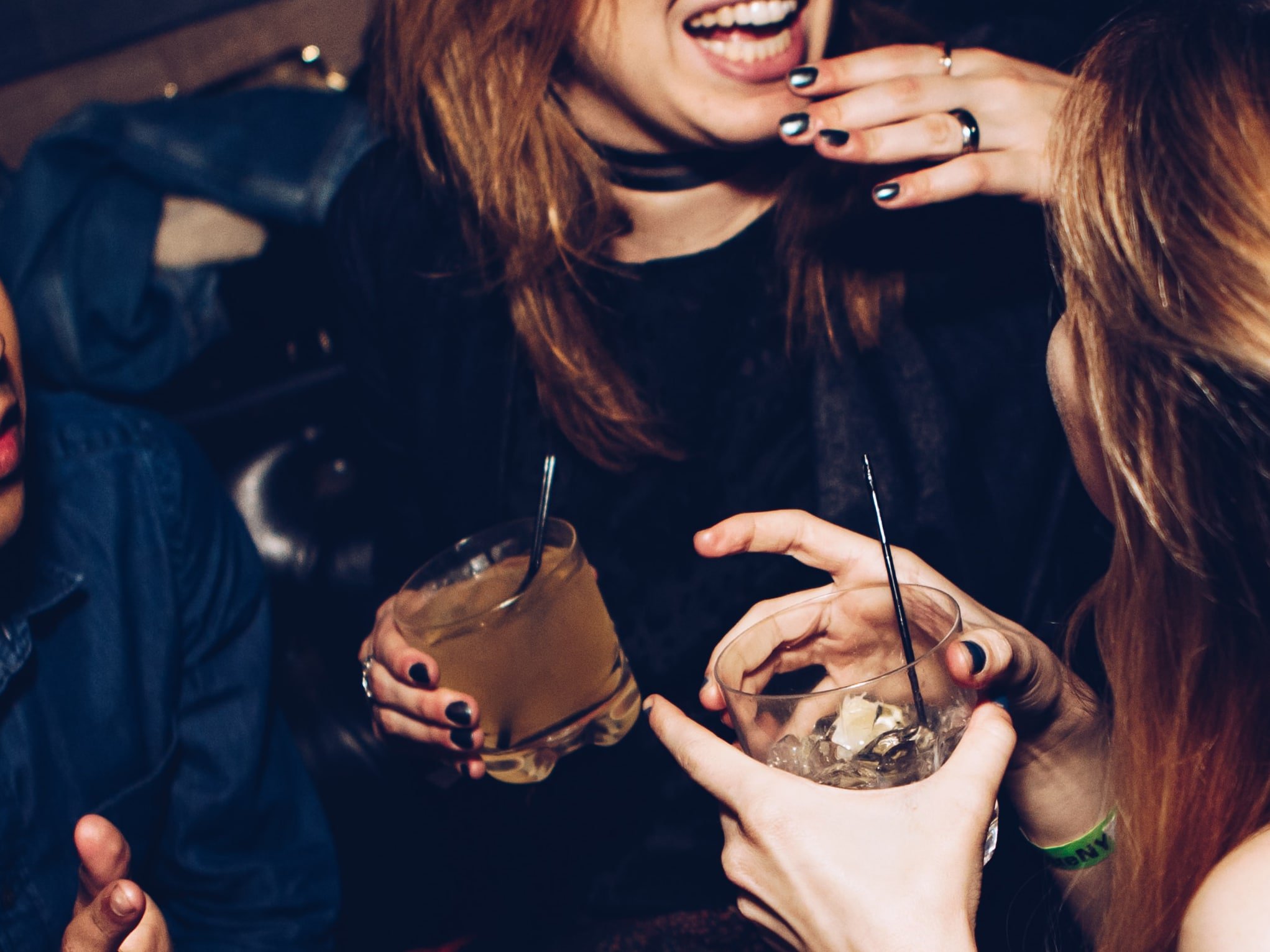 Despite being considered a quiet, family-oriented community, the Upper East Side's bar scene isn't one to miss | Michael Discenza/Unsplash